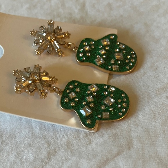GAP: Green/Gold Tone Mitten  Earrings- Snowflakes- Christmas - Picture 7 of 13